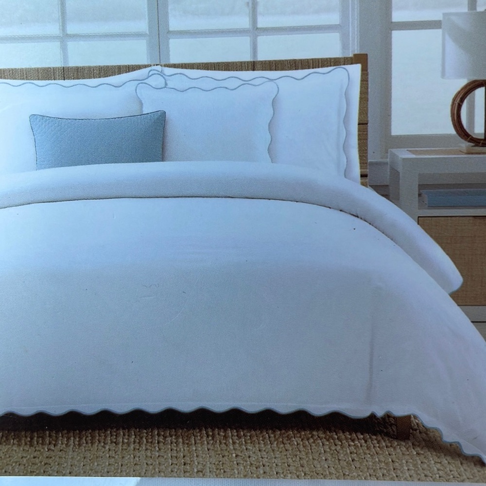 Full/Queen 3 piece set Duvet + 2 king shams